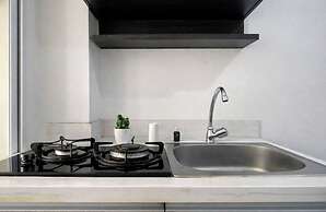 Basic Look Studio Apartment At Vittoria Residence