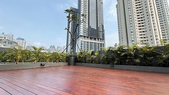 Chic And Comfortable Studio At Apartment Ciputra World 2