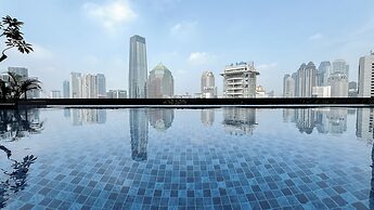 Chic And Comfortable Studio At Apartment Ciputra World 2