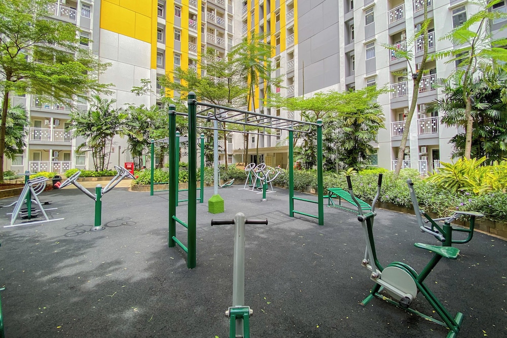 Compact Warm 2Br At Springlake Summarecon Bekasi Apartment