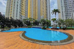 Compact Warm 2Br At Springlake Summarecon Bekasi Apartment