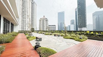 Comfy White Studio At Ciputra World 2 Apartment
