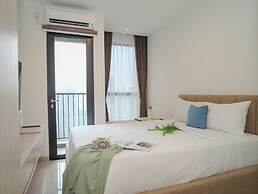 Comfy White Studio At Ciputra World 2 Apartment