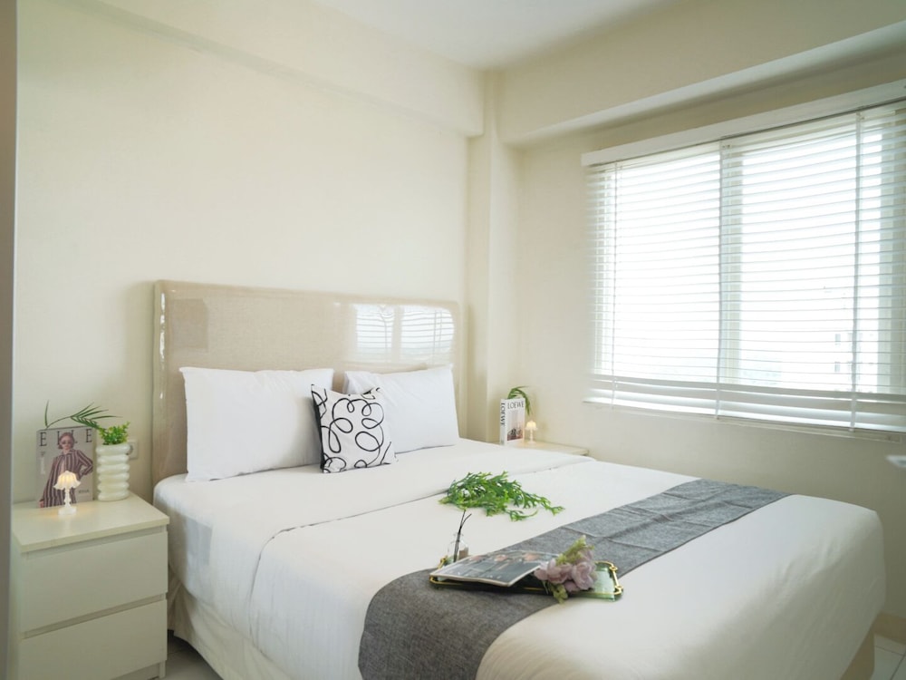 Contemporary And Comfortable 2Br At Apartment Podomoro Golf View