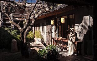 Lijiang Lazy Tribe Snow Mountain View Inn