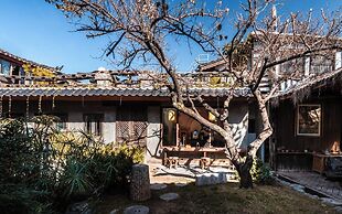 Lijiang Lazy Tribe Snow Mountain View Inn