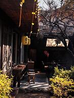Lijiang Lazy Tribe Snow Mountain View Inn