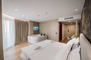 Ermes Deluxe Suite With Balcony