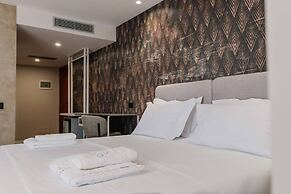 Ermes Deluxe Suite With Balcony