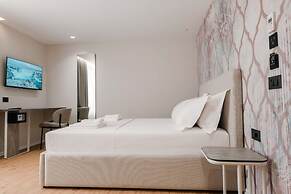 Ermes Deluxe Double Room With Sofa Bed
