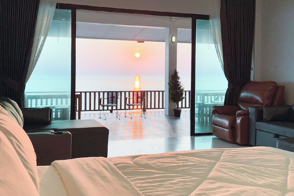 Khanom Paradise Resort
