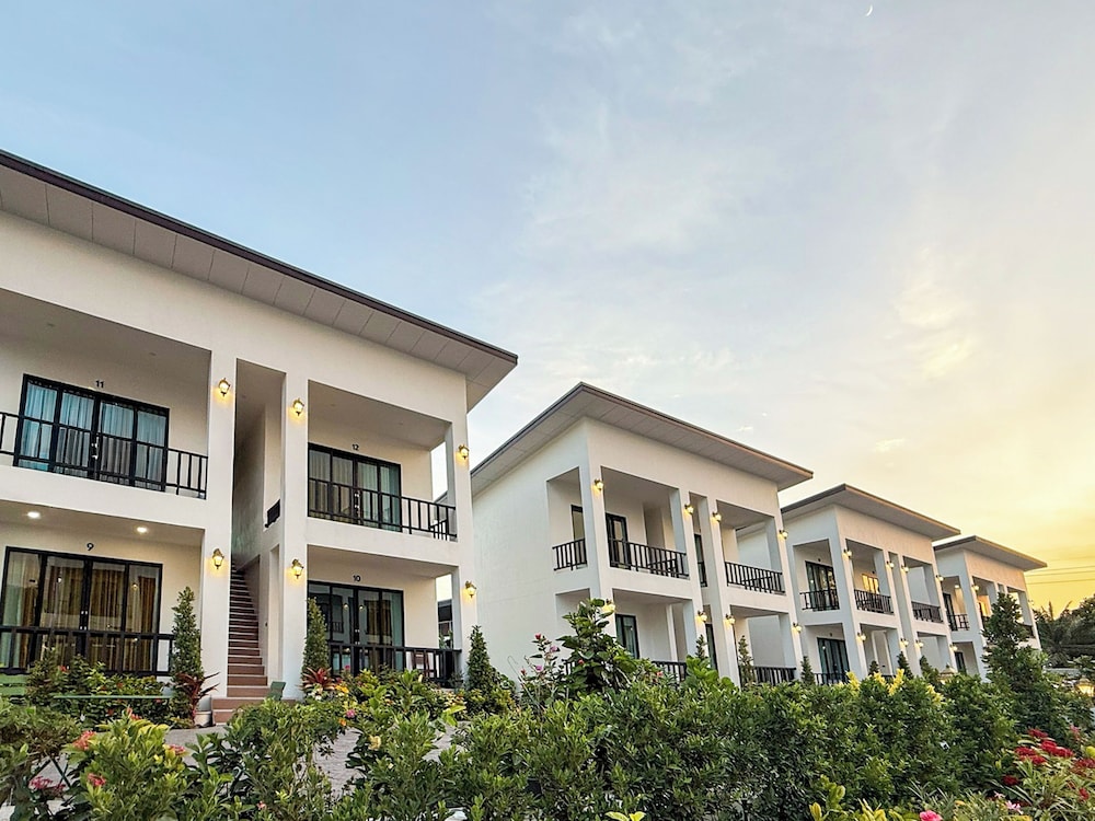 Khanom Paradise Resort