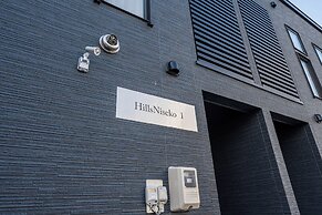 HILLS NISEKO D