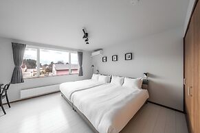 HILLS NISEKO D