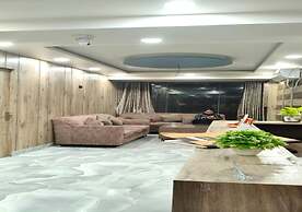 Hotel Luv Inn