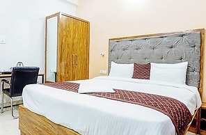 Hotel Navneeta Grand Varanasi