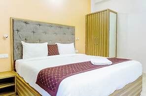 Hotel Navneeta Grand Varanasi