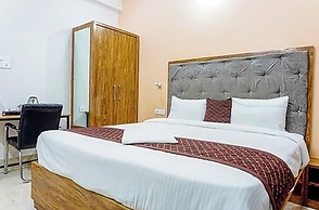 Hotel Navneeta Grand Varanasi