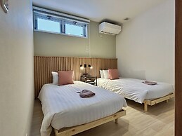 Akayane Lodge by H2 Life