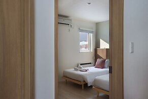 Akayane Lodge by H2 Life