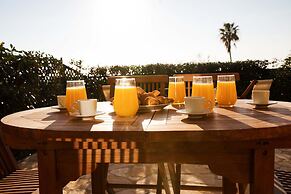 Glyfada Glow Suites by Corfuescapes
