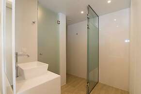 Glyfada Glow Suites by Corfuescapes