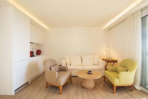 Glyfada Glow Suites by Corfuescapes
