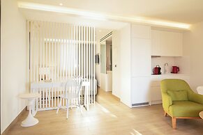 Glyfada Glow Suites by Corfuescapes