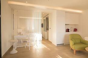 Glyfada Glow Suites by Corfuescapes