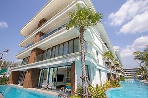 189/77 2BR Beachfront Seaview Pool Access