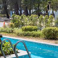 189/77 2BR Beachfront Seaview Pool Access