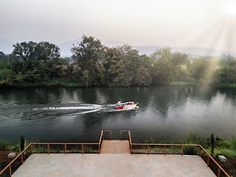 The White Resort and Spa Pawna