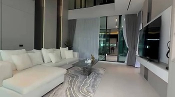 5-bed Luxury Villa Pool&jacuzzi 5 Min to Walkingst