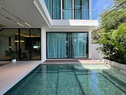 5-bed Luxury Villa Pool&jacuzzi 5 Min to Walkingst