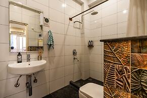 LiveAway Rishikesh Laxman Jhula by PACK