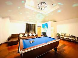 Chawee Pool Villa