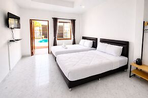 Chawee Pool Villa