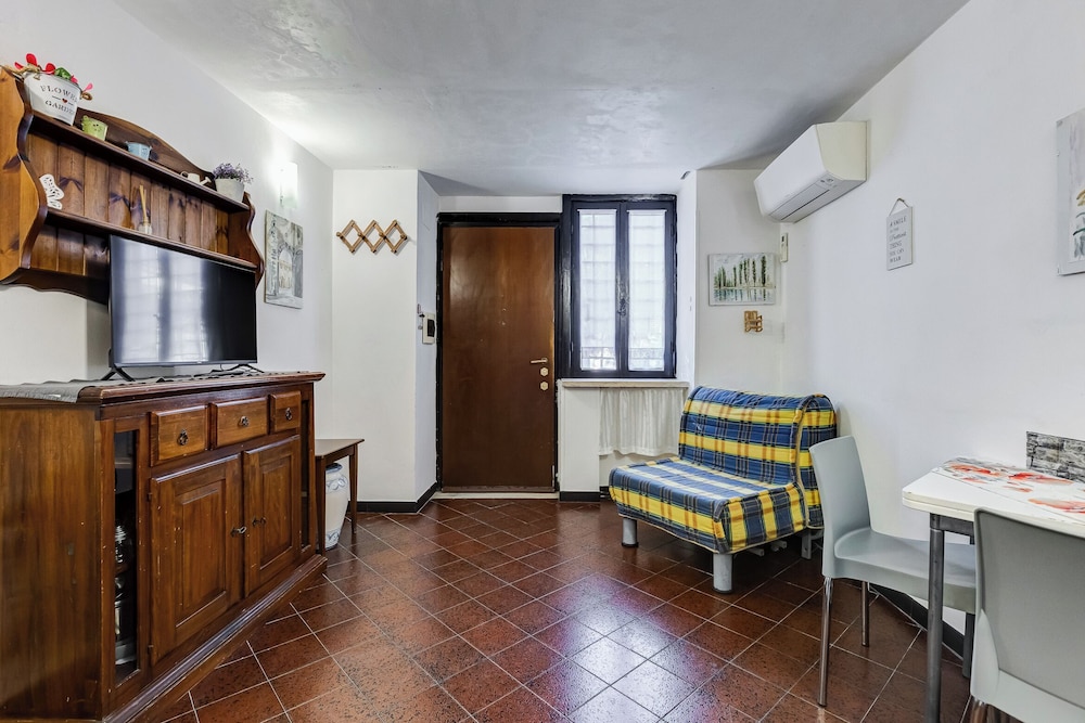 Charming Apt with Garden and Park