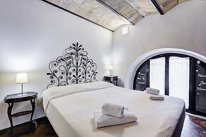 Charming Apt with Garden and Park