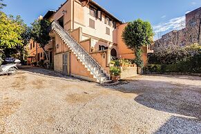Charming Apt with Garden and Park