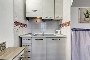 Charming Apt with Garden and Park