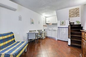 Charming Apt with Garden and Park