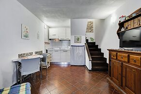 Charming Apt with Garden and Park