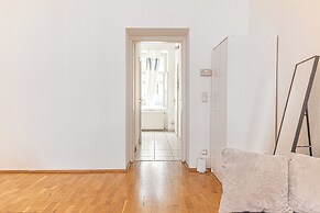 Modern 2BR Long Stay Near Rennweg