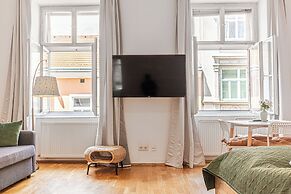 Modern 2BR Long Stay Near Rennweg