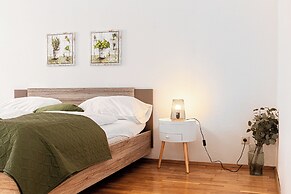 Modern 2BR Long Stay Near Rennweg