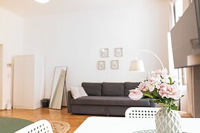 Modern 2BR Long Stay Near Rennweg