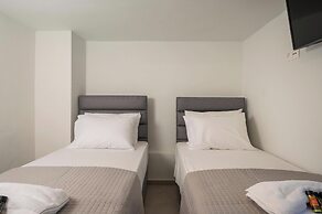 Crescendo City House