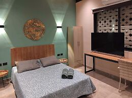w Quiet 4BR Villa With Pool Terrace