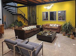 w Quiet 4BR Villa With Pool Terrace